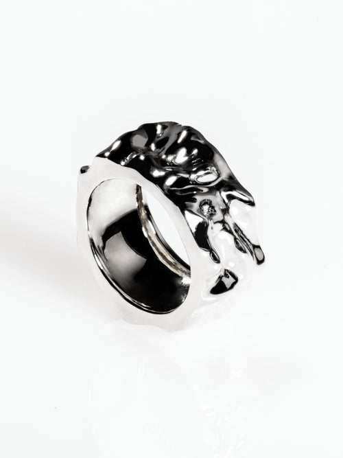 Undulation Ring in Silver, angled product view |Color:Silver|Card:Primary